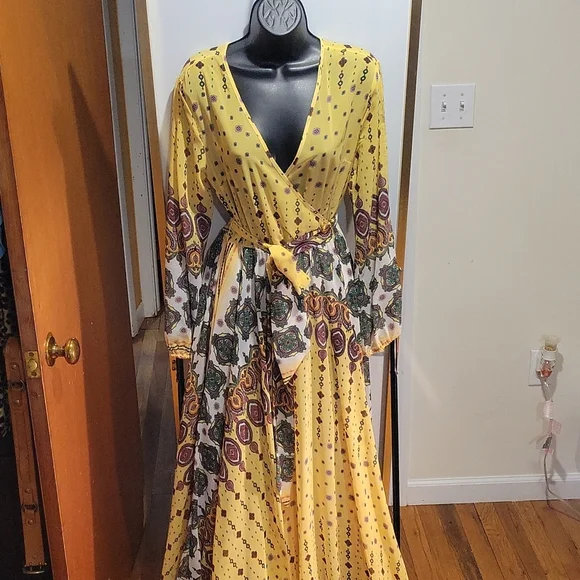 ark & co maxi dress NWT Ark & Co Blue White Maxi Dress Size M Halter Neck Flowy Boho Resort